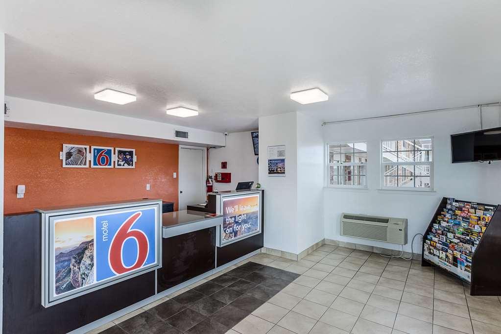 Motel 6 Fort Worth - Northside Interior foto